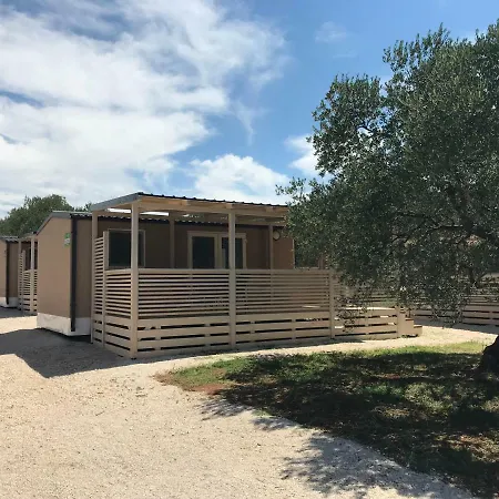 Autocamp Livada אתר קמפינג *