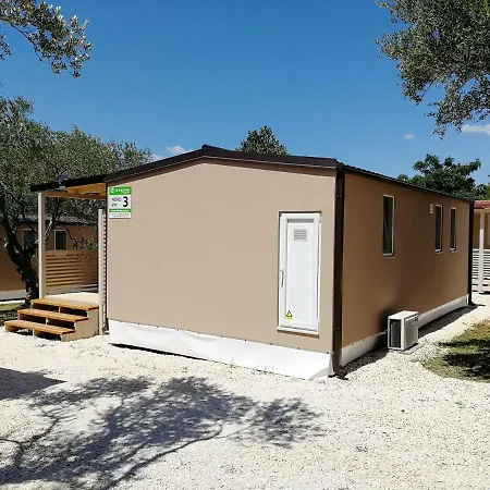Autocamp Livada * סבטי פיליפ אי ג'קוב