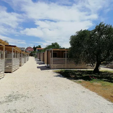אתר קמפינג Autocamp Livada סבטי פיליפ אי ג'קוב
