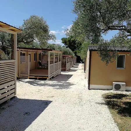אתר קמפינג Autocamp Livada סבטי פיליפ אי ג'קוב