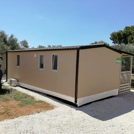 Autocamp Livada * סבטי פיליפ אי ג'קוב