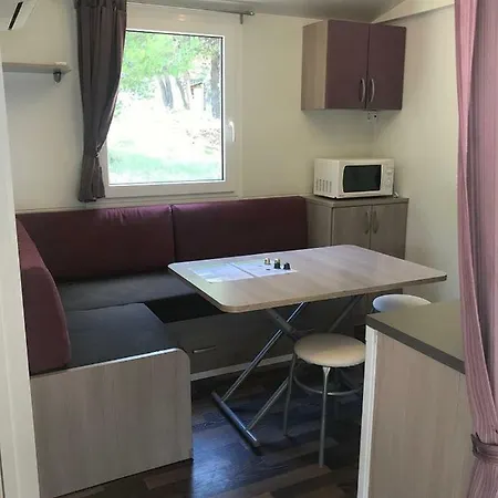 אתר קמפינג Autocamp Livada סבטי פיליפ אי ג'קוב