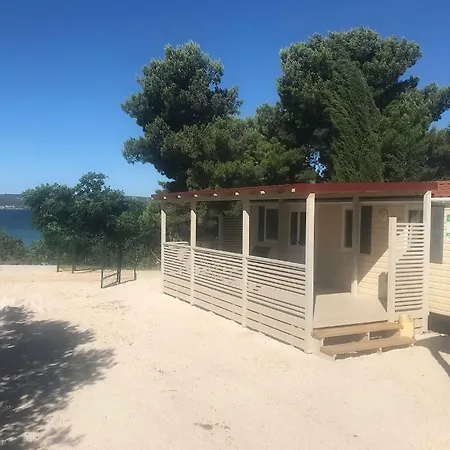 Autocamp Livada אתר קמפינג
